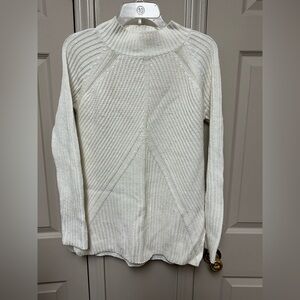 Small tunic sweater